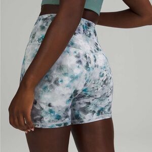 Lululemon Align HR short 6” in size 6. Kaleidofloral.